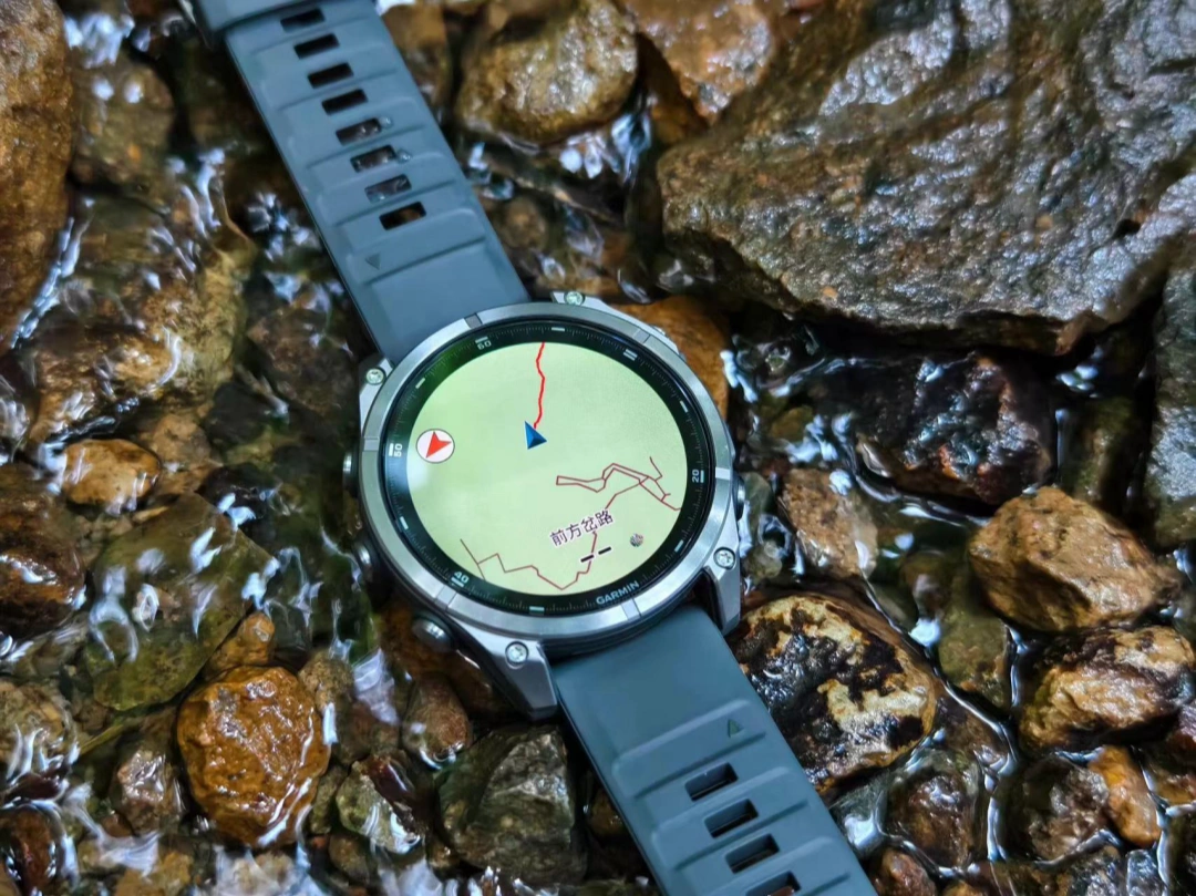 This Fitness Tracker Is My New Favorite for Marathon Training