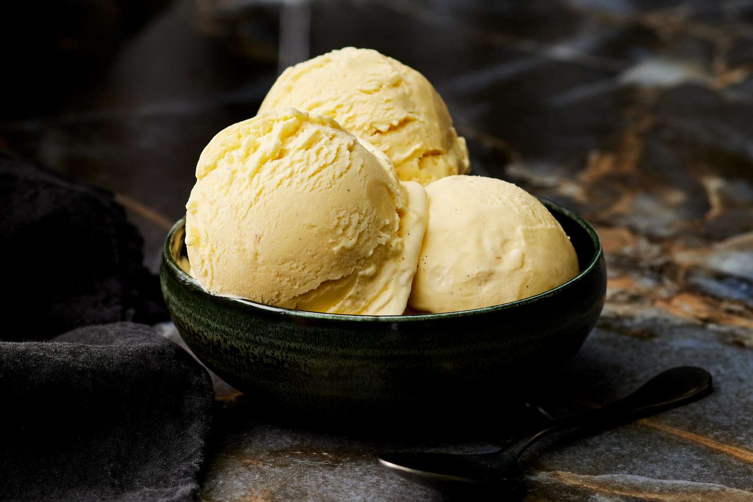 How to Make Creamy Homemade Vanilla Ice Cream Without a Machine