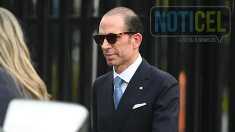 Attorney Alex Spiro announces dismissal of major U.S. charges against international financier